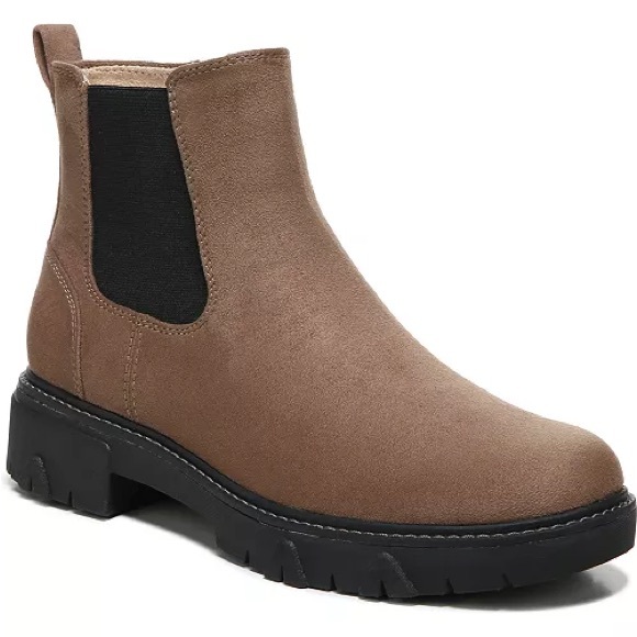 Dr. Scholl's Shoes - Dr. Scholl's Women's Hey Ya Ankle Boots. Tan Chelsea Boots
Women’s Size 9.5
NWT